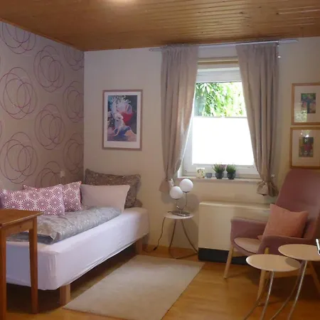 Nyaraló Ferienhaus 1 *